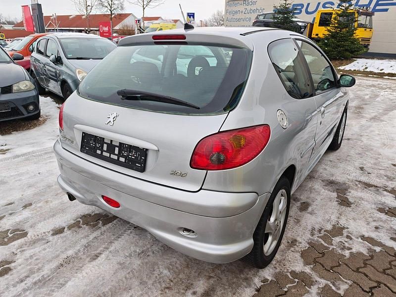 Gebraucht Peugeot 206 107 PS (78 kW) 2003 Silber Kleinwagen