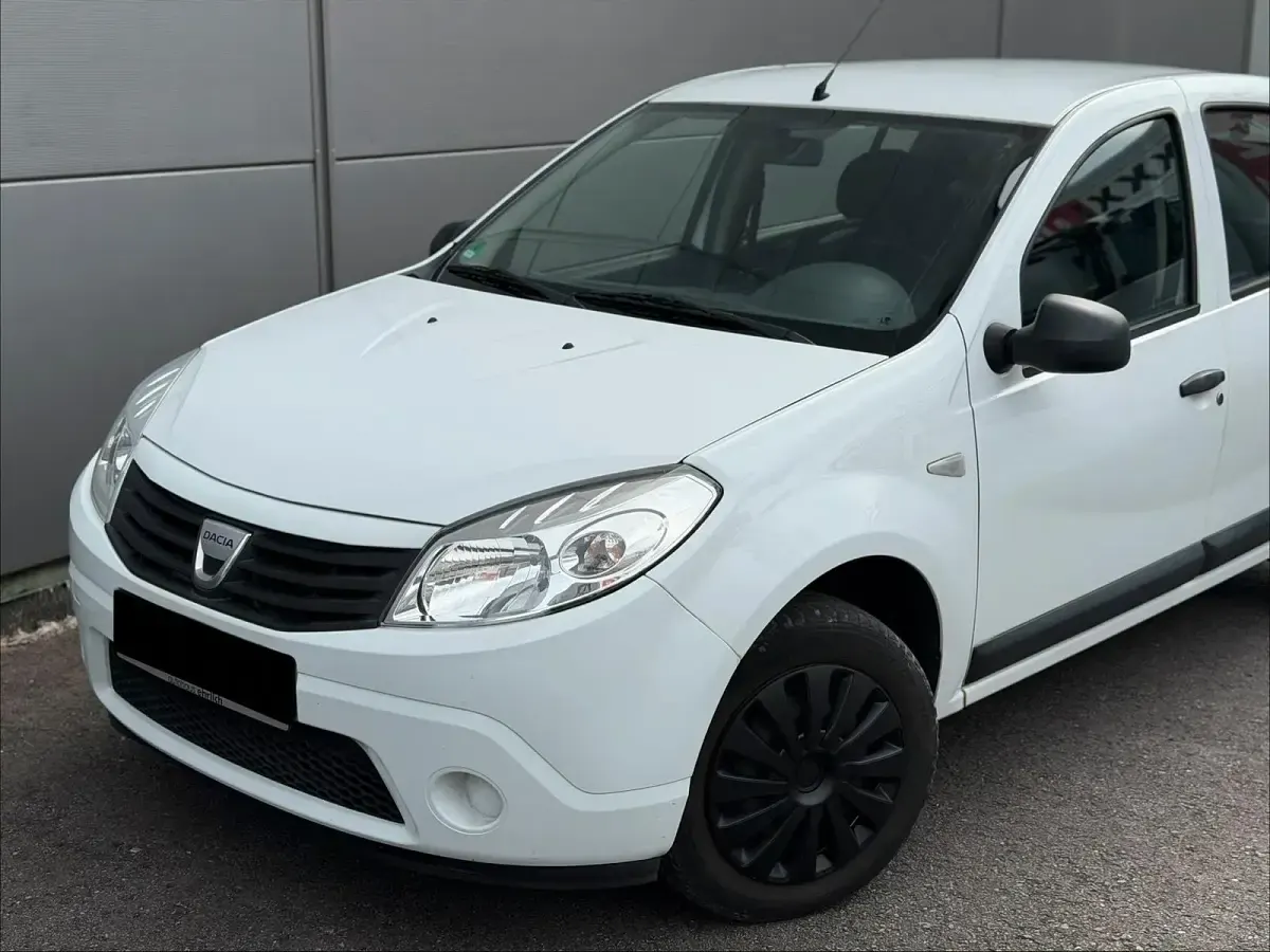 Gebraucht Dacia Sandero 75 PS (55 kW) 2010 Weiß Limousine