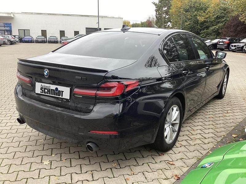 Gebraucht BMW 520 Sport Line 190 PS (139 kW) 2018 Schwarz uni Limousine