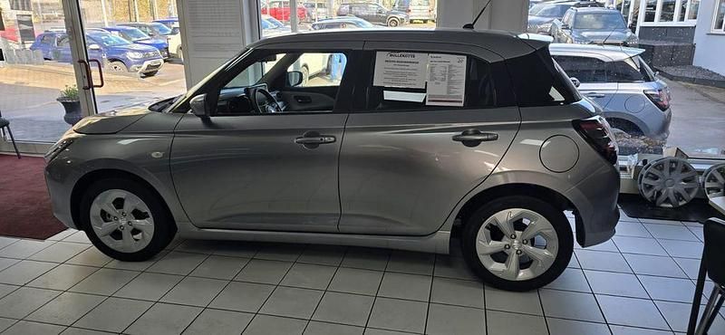 Neu Suzuki Swift 83 PS (61 kW) 2025 Grau Kleinwagen