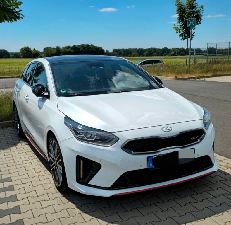 Weiß Gebraucht 2020 Kia ProCeed 2 Kleinwagen | 21.099 € (Fairer Preis) - Bild 1/4