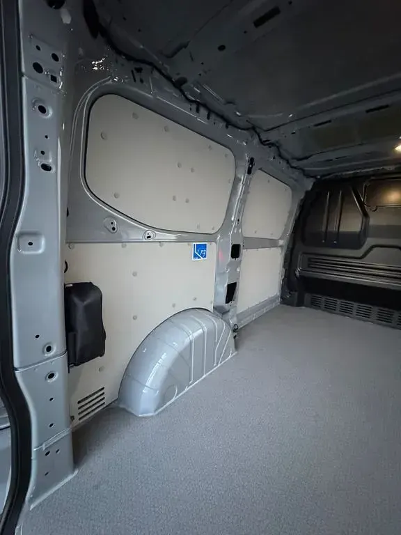 Neu VW Transporter 110 PS (80 kW) 2026 Grau Van