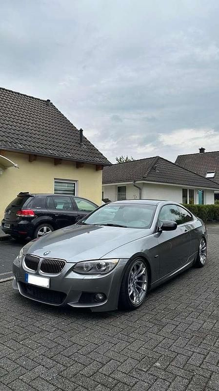 Gebraucht 2012 BMW 330 Exclusive Coupé | 16.500 € (Etwas zu teuer) - Bild 1/4