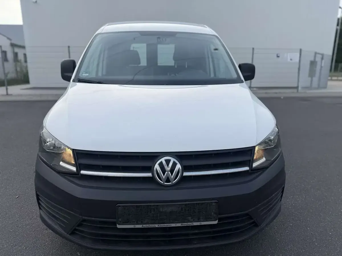 Używany VW Caddy 102 KM (75 kW) 2016 Biały Minivan