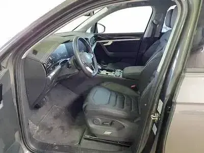 Gebraucht VW Touareg 231 PS (169 kW) 2025 Siliziumgrau metallic SUV