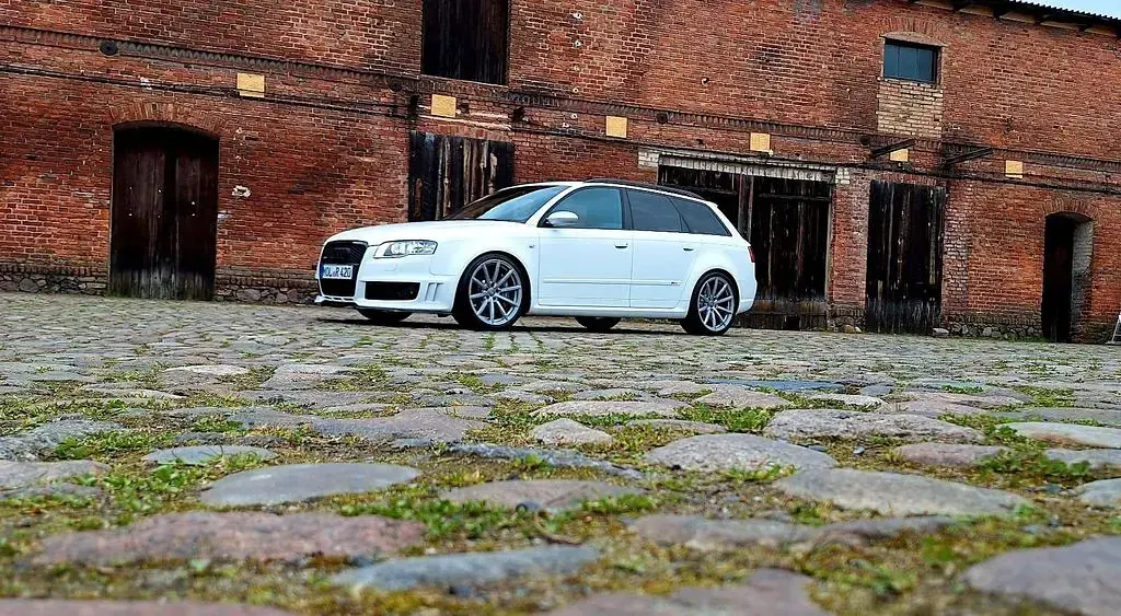 Gebraucht Audi RS4 Ambiente 420 PS (308 kW) 2008 Weiß Kombi