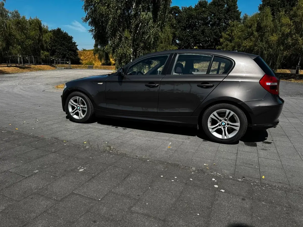 Gebraucht BMW 116 122 PS (89 kW) 2007 Braun Kleinwagen