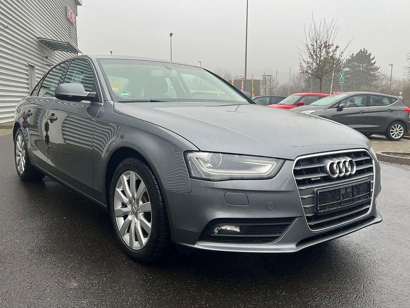 Gebraucht Audi A4 Ambiente 190 PS (139 kW) 2014 Grau Limousine
