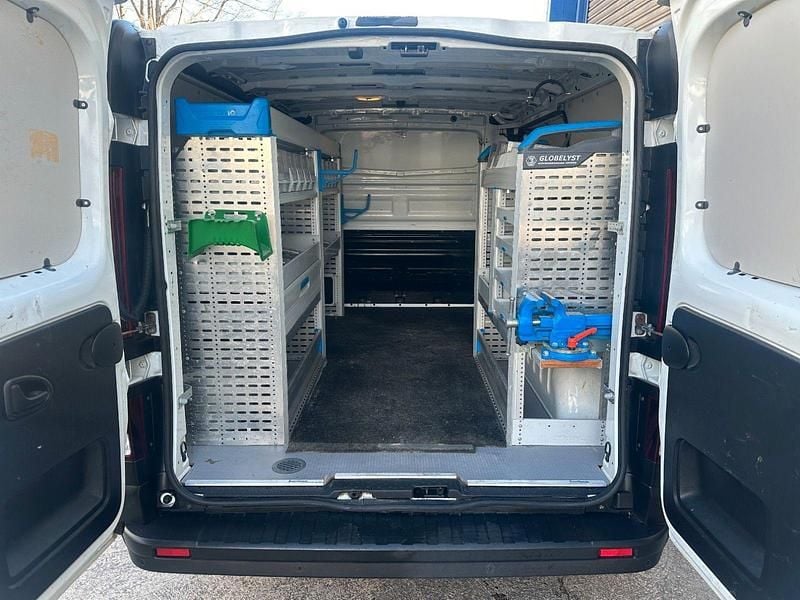 Second-hand Opel Vivaro 121 CP (88 kW) 2018 Alb Monovolum