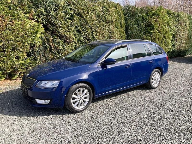 Gebraucht Skoda Octavia 150 PS (110 kW) 2015 Blau Kleinwagen