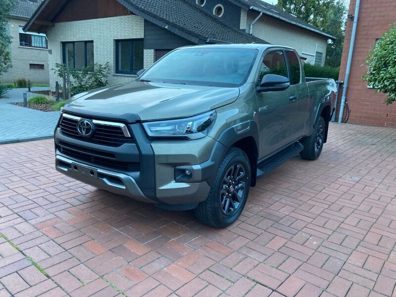 Grün Gebraucht 2023 Toyota HiLux Abholung | 49.980 € (Fairer Preis) - Bild 1/4