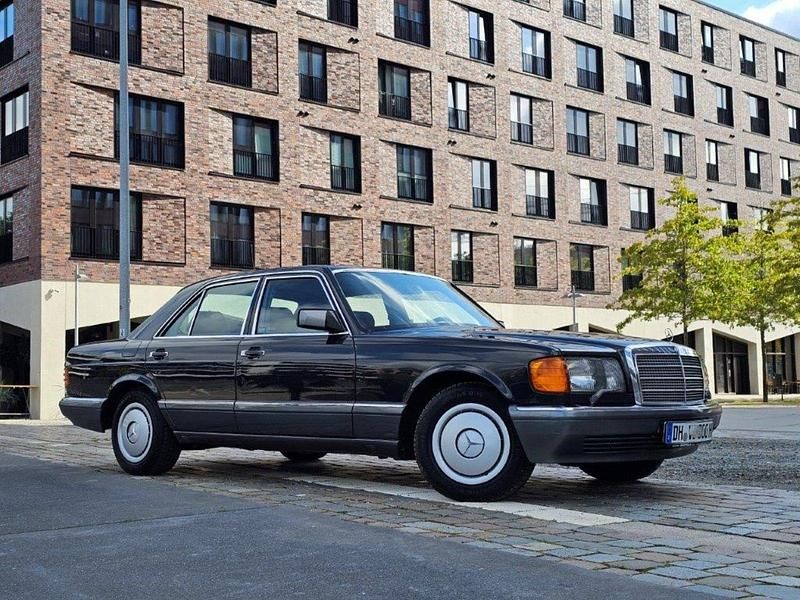 Schwarz Gebraucht 1990 Mercedes S300 Limousine | 23.750 € - Bild 1/4