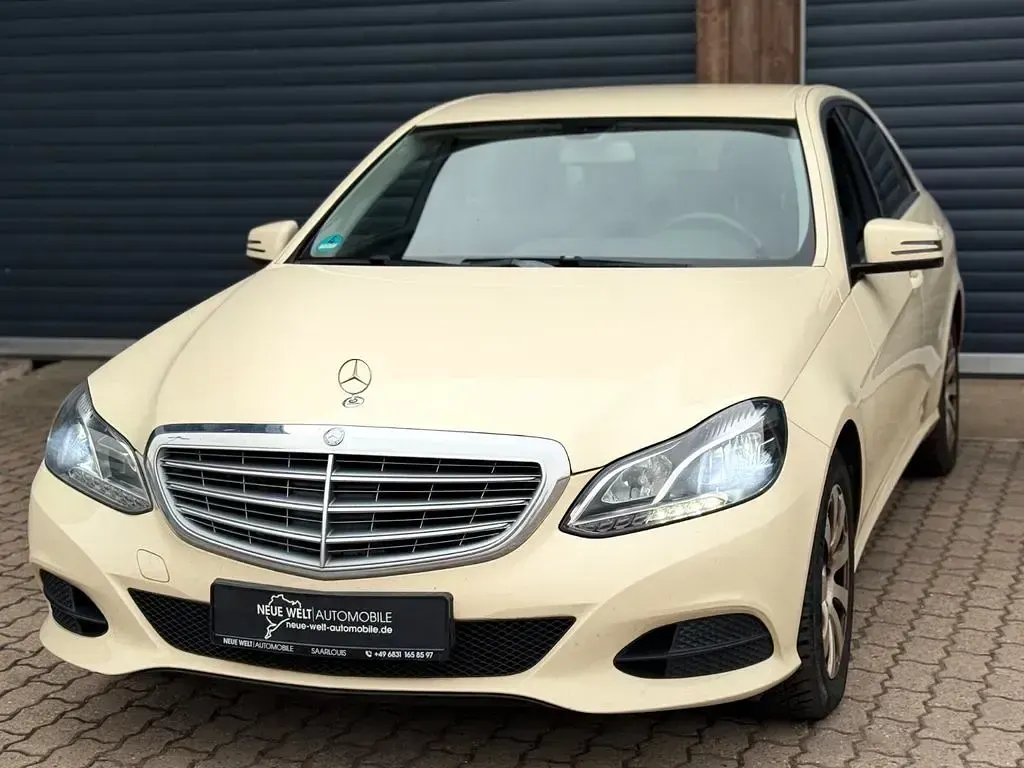 Gebraucht Mercedes E200 136 PS (100 kW) 2014 Gelb Limousine