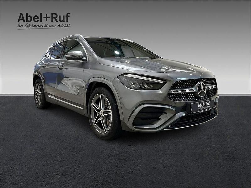 Gebraucht Mercedes GLA200 AMG 163 PS (119 kW) 2025 Grau SUV