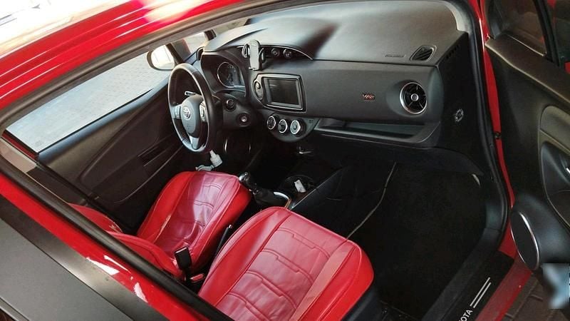 Gebraucht Toyota Yaris 111 PS (81 kW) 2019 Rot Kleinwagen