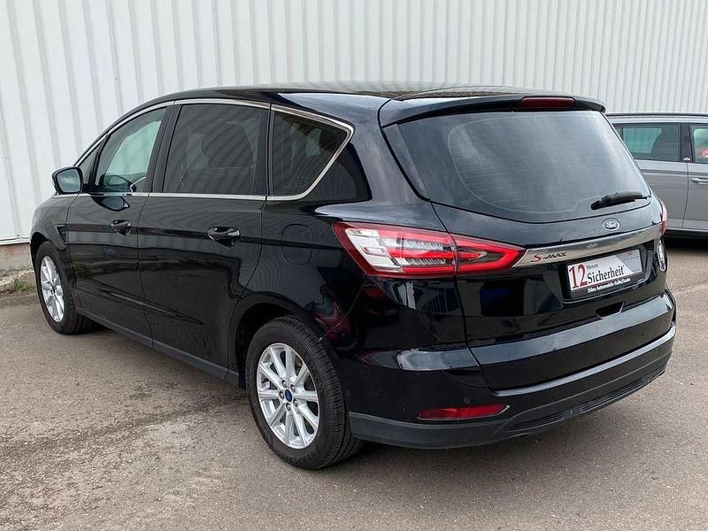 Gebraucht Ford S-MAX Premium 160 PS (117 kW) 2018 Schwarz Van / Kleinbus