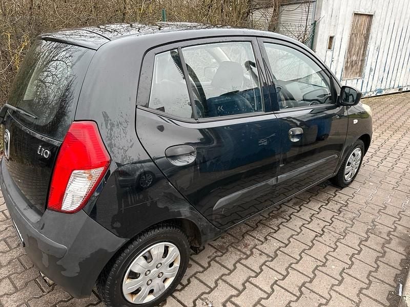 Gebraucht Hyundai i10 66 PS (48 kW) 2010 Schwarz Kleinwagen