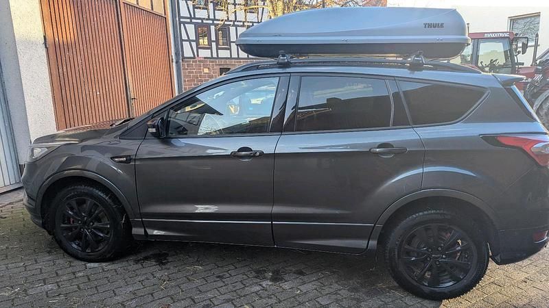 Gebraucht Ford Kuga 180 PS (132 kW) 2019 Grau SUV