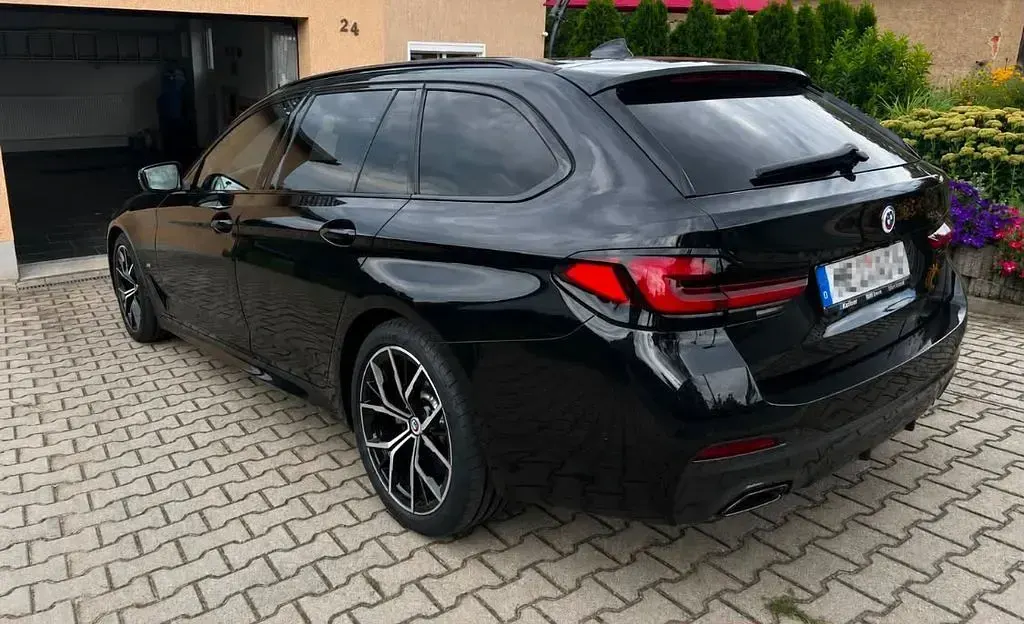 Gebraucht BMW 530 M Sport 286 PS (210 kW) 2022 Schwarz Kombi