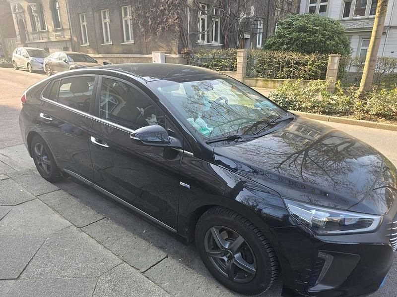 Gebraucht Hyundai Ioniq Style 141 PS (103 kW) 2017 Blau Kleinwagen