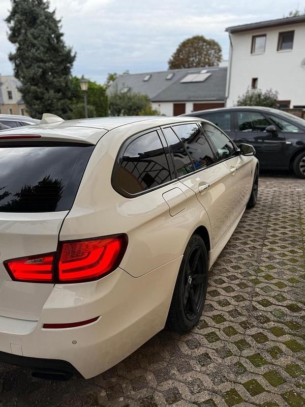 Weiß Gebraucht 2015 BMW M550 Limousine | 15.000 € (Guter Preis) - Bild 1/4