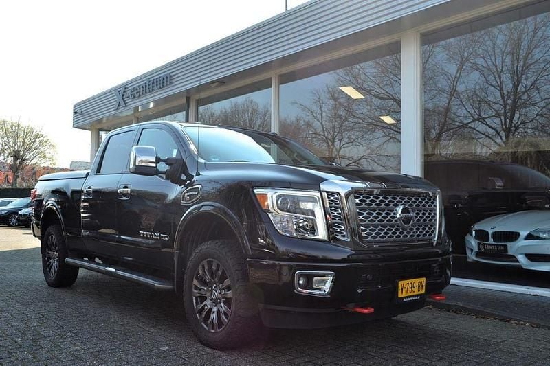 Gebraucht Nissan Titan 313 PS (230 kW) 2016 Schwarz Pickup