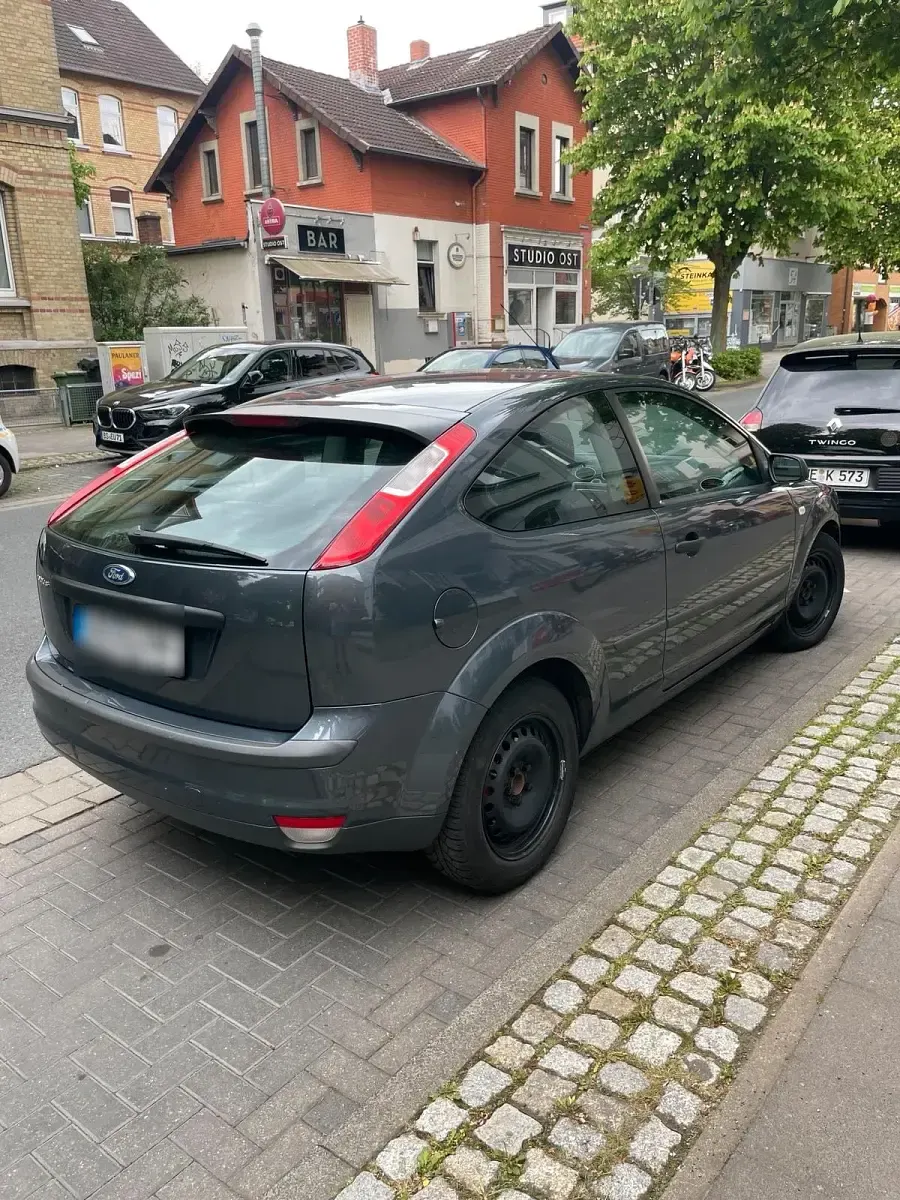 Second-hand Ford Focus 101 CP (74 kW) 2004 Gri Hatchback