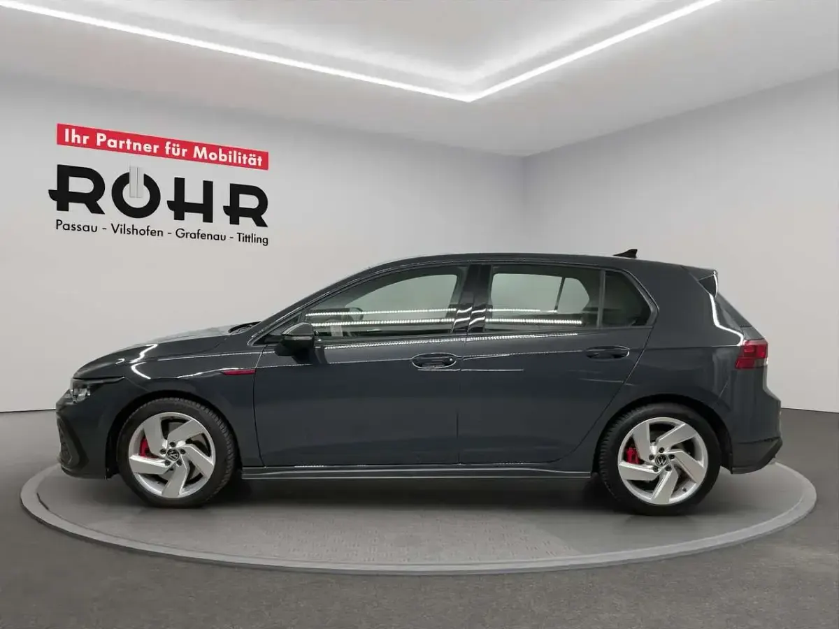 Second-hand VW Golf VIII GTI 245 CP (180 kW) 2023 Gri Berlinǎ