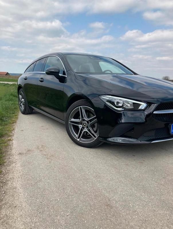 Gebraucht Mercedes CLA180 116 PS (85 kW) 2021 Schwarz Limousine