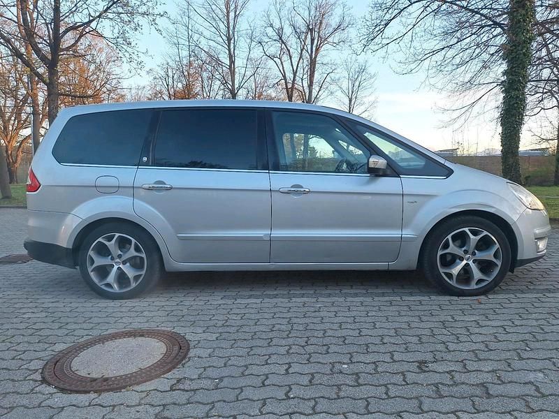 Gebraucht Ford Galaxy Ghia 140 PS (102 kW) 2008 Silber Van / Kleinbus