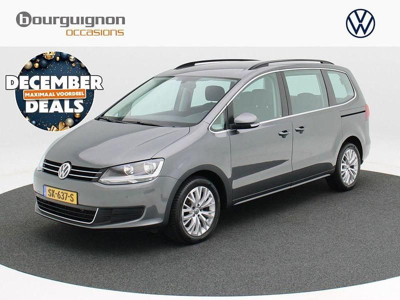 Grau Gebraucht 2017 VW Sharan Exclusive Van / Kleinbus | 24.250 € (Fairer Preis) - Bild 1/4
