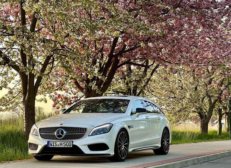 Weiß Gebraucht 2014 Mercedes CLS500 Kombi | 38.950 € (Teuer) - Bild 1/4