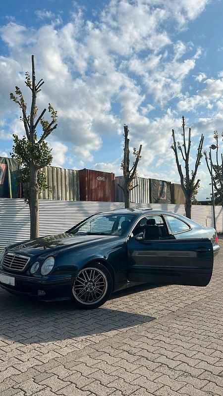 Blau Gebraucht 2001 Mercedes CLK320 Coupé | 3.300 € (Superpreis) - Bild 1/4