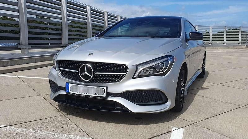 Grau Gebraucht 2018 Mercedes CLA200 AMG line Kombi | 18.500 € (Fairer Preis) - Bild 1/4
