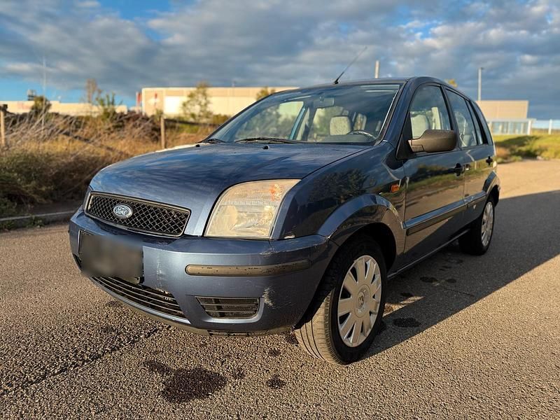 Blau Gebraucht 2004 Ford Fusion Limousine | 2.499 € (Fairer Preis) - Bild 1/4