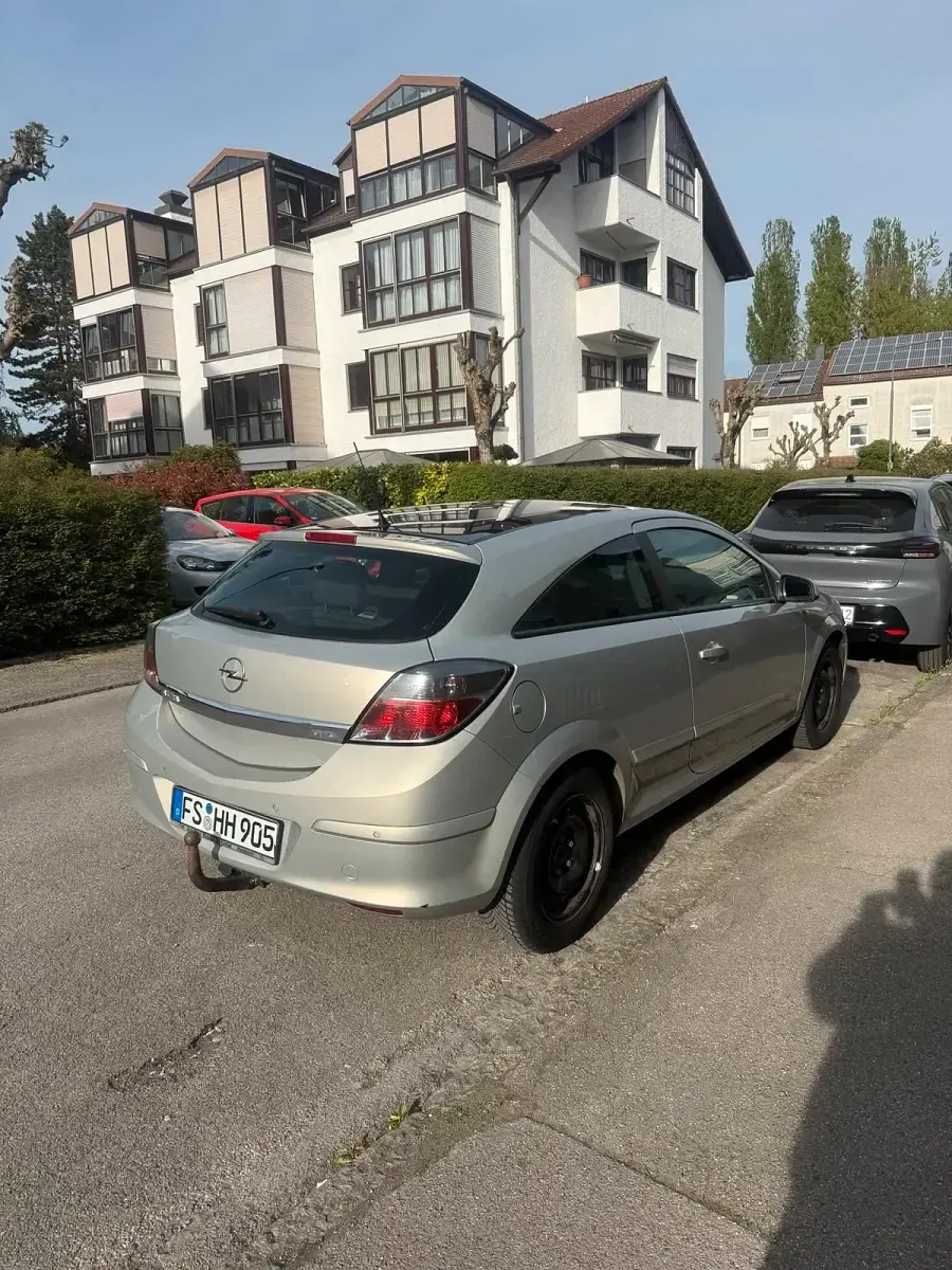 Gebraucht Opel Astra GTC 140 PS (102 kW) 2006 Beige Kleinwagen