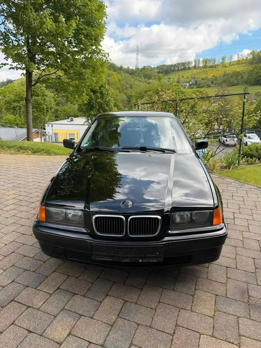 Brugt BMW 316 Compact 105 HK (77 kW) 2000 Sort Hatchback