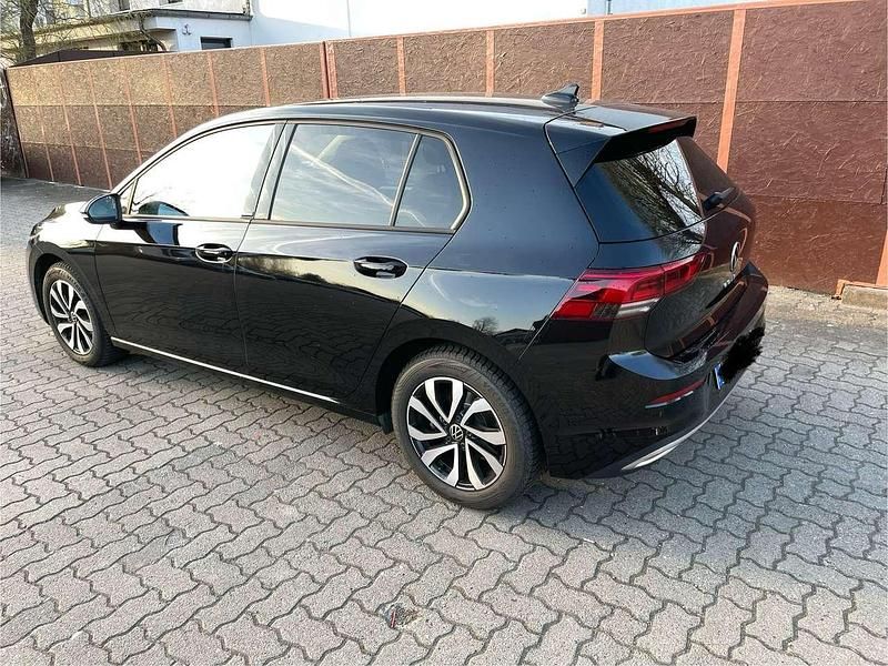 Gebraucht VW Golf VII Active 150 PS (110 kW) 2021 Schwarz Kleinwagen