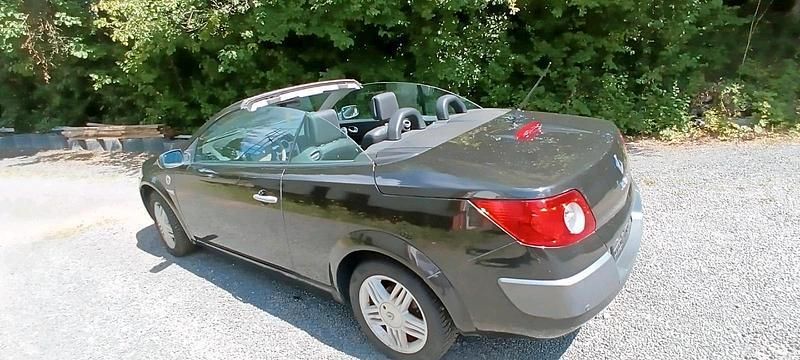 Schwarz Gebraucht 2004 Renault Mégane Cabriolet Cabrio | 2.130 € (Guter Preis) - Bild 1/4