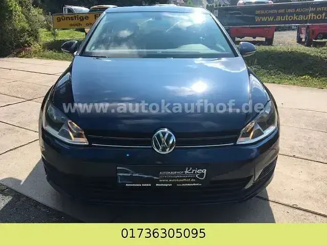 Second-hand VW Golf VII Trendline 110 CP (80 kW) 2017 Albastru Berlinǎ