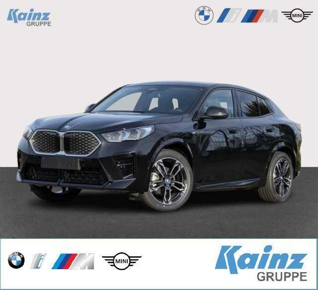 Black sapphire metallic Neu 2024 BMW iX2 M Sport SUV | 51.490 € (Fairer Preis) - Bild 1/4