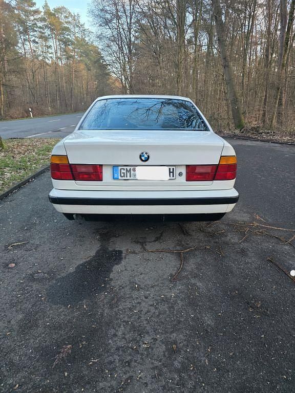 Gebraucht BMW 524 116 PS (85 kW) 1988 Weiß Limousine