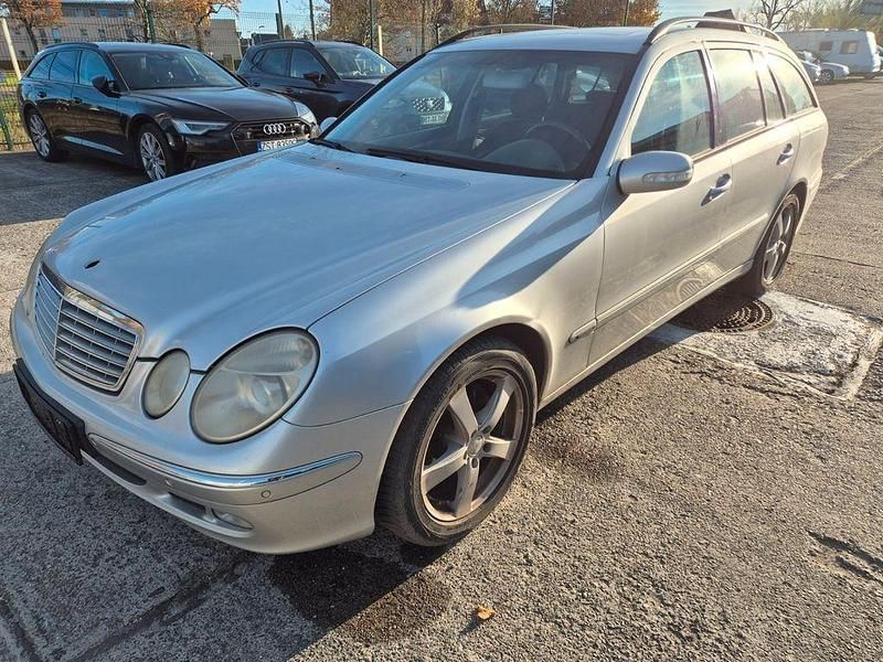Silber Gebraucht 2004 Mercedes E220 Kombi | 2.100 € (Guter Preis) - Bild 1/4