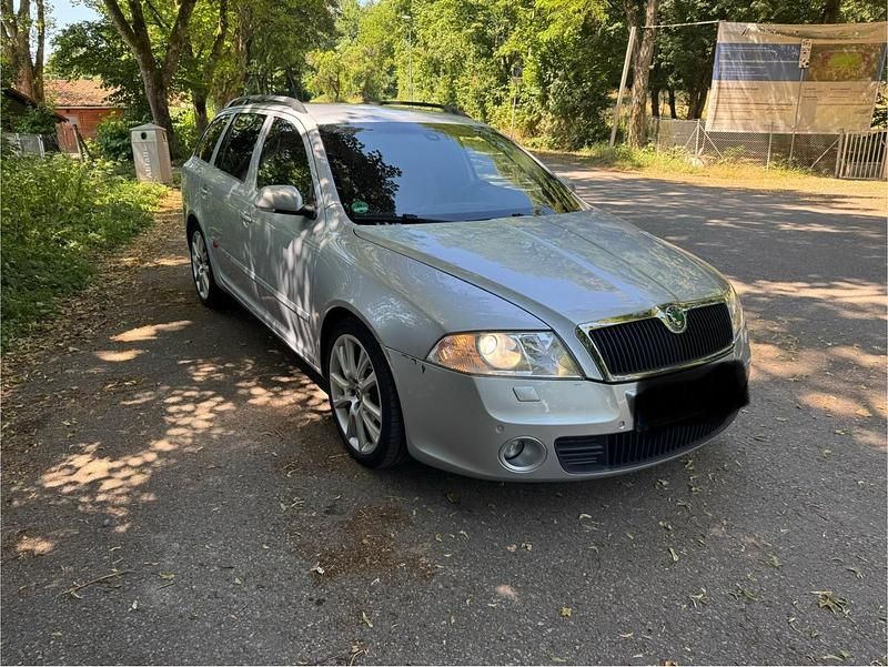 Silber Gebraucht 2008 Skoda Octavia vRS Kombi | 2.300 € (Guter Preis) - Bild 1/4