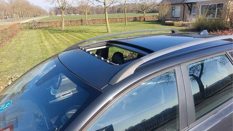 Gebraucht Volvo V50 Summum 109 PS (80 kW) 2010 Blau Kombi