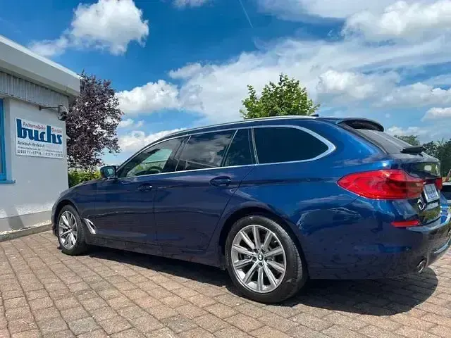 Gebraucht BMW 520 Sport Line 190 PS (139 kW) 2018 Mediterranblau metallic Kombi