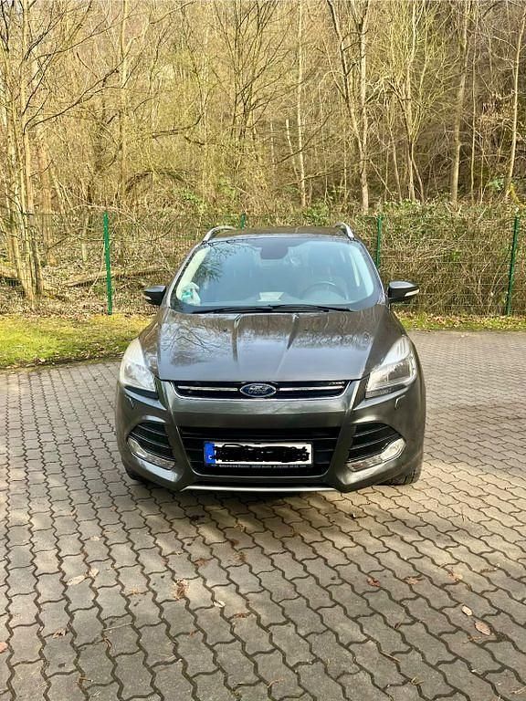 Gebraucht Ford Kuga Individual 150 PS (110 kW) 2016 Grau SUV