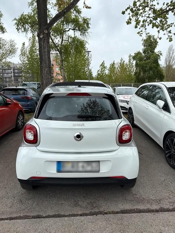 Second-hand Smart ForFour 70 CP (51 kW) 2015 Alb Hatchback
