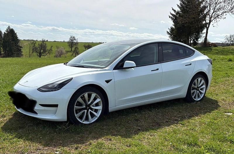 Gebraucht Tesla Model 3 Standard Range Plus 239 kW (325 PS) 2021 Weiß Limousine