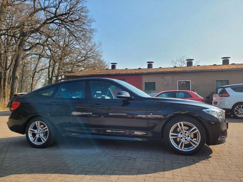 Schwarz Gebraucht 2017 BMW 320 Gran Turismo M Sport Limousine | 16.799 € (Superpreis) - Bild 1/4